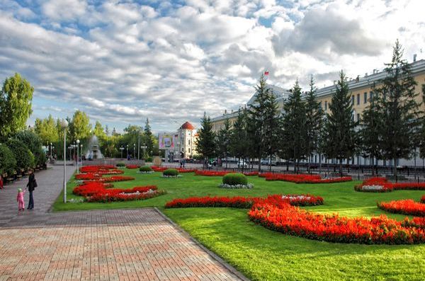 Площадь Новособорная, старт.